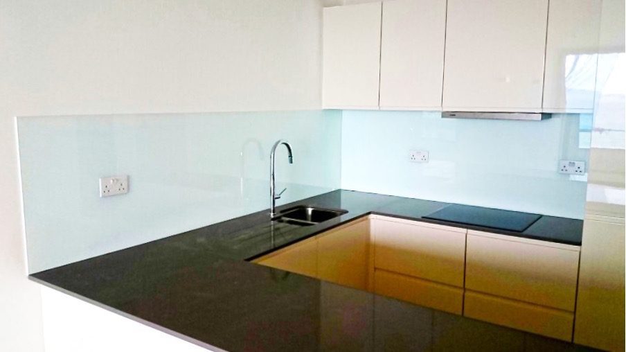 Picture 2 glass splashbacks painted with AVKO paint